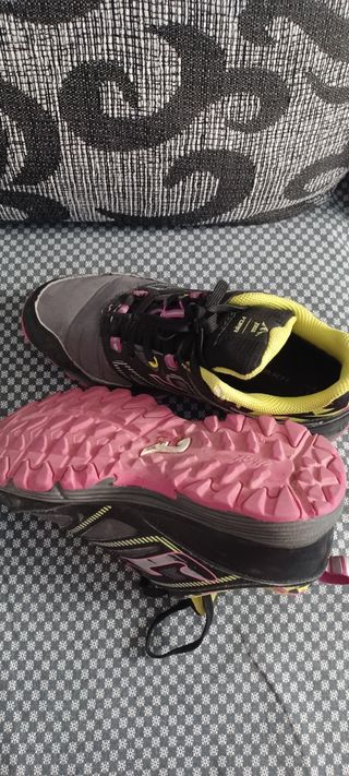 Zapatillas Joma grises y rosas