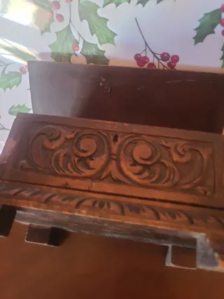 Caja joyero madera tallada antigua