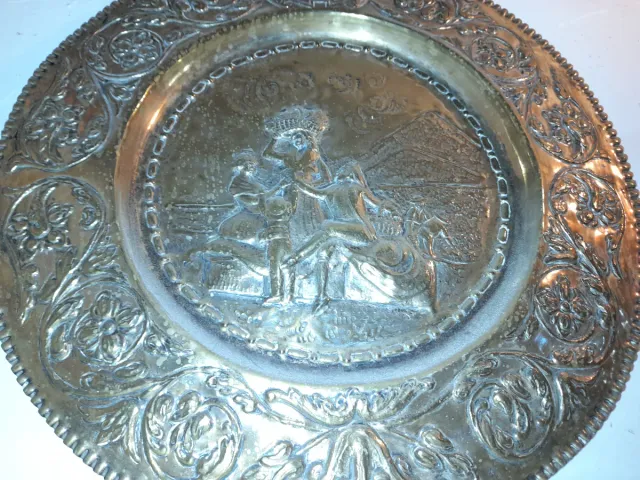 Plato Antiguo Metal La Vendimia