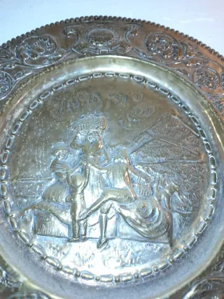 Plato Antiguo Metal La Vendimia