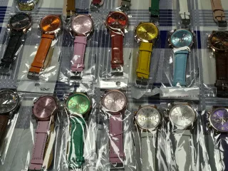 Relojes de moda varios colores