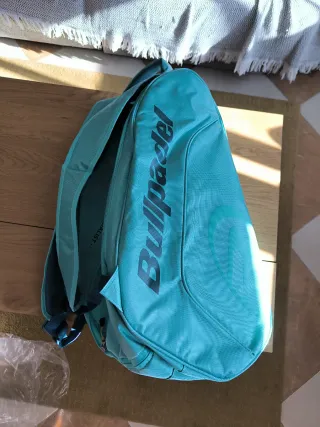 Paletero Bullpadel Celeste completamente nuevo