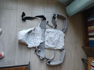 Mochila Ergobaby Gris Estrellas