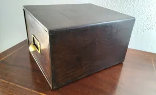 Cajón archivador antiguo de madera