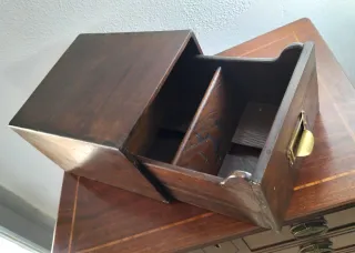 Cajón archivador antiguo de madera