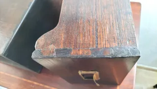 Cajón archivador antiguo de madera