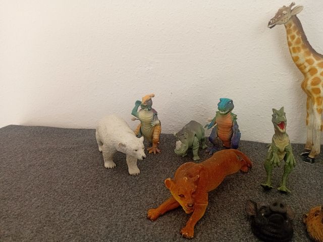 Set di figure di animali selvatici