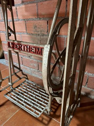 Máquina de coser antigua Wertheim