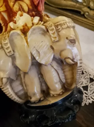 Vaso stile indiano beige e rosso