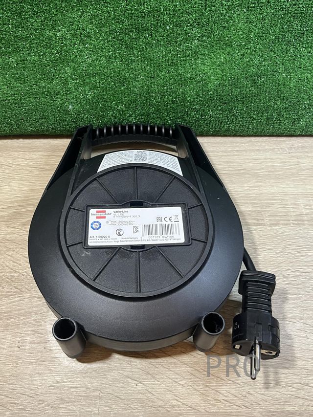 Enrollacables con 4 enchufes Brennenstuhl