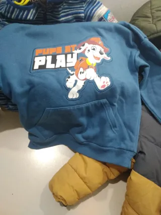 Lote ropa niño 3/5 años (sudadera+anorak)+regalo