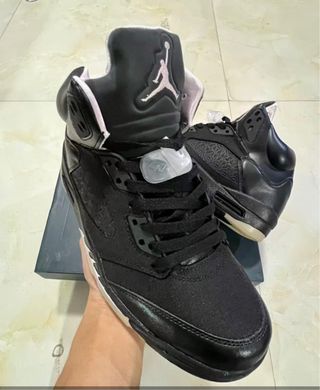 Jordan 5 Negro