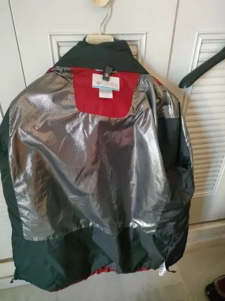 Chubasquero Columbia Negro y Rojo