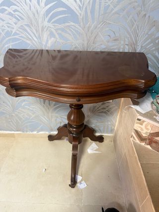 Mesa auxiliar antigua estilo italiano