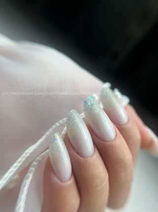 UÑAS | MANICURIA | NAILS