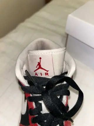 Zapatillas Jordan Air Rojas y Negras