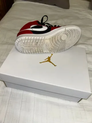 Zapatillas Jordan Air Rojas y Negras