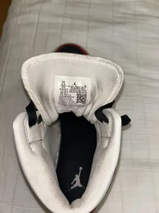 Zapatillas Jordan Air Rojas y Negras