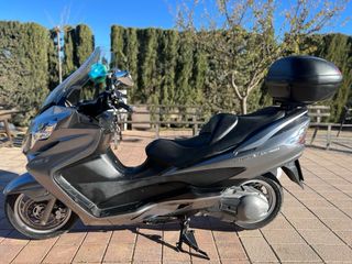 Suzuki Burgman 400