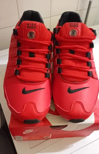 NIKE SHOX
