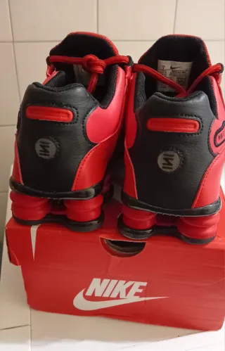 NIKE SHOX