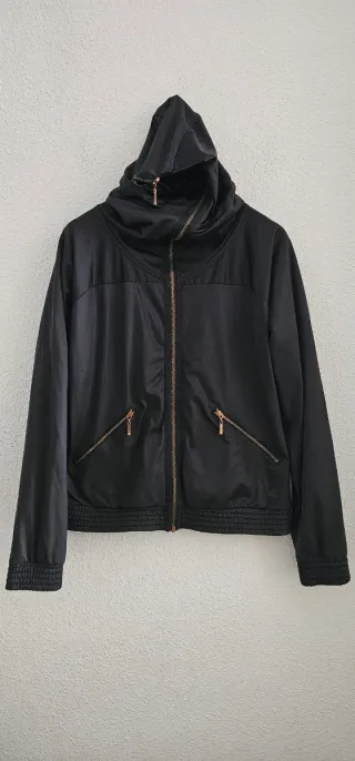 Chaqueta Adidas Negra con Capucha