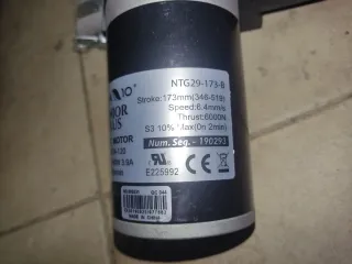 Motor DC 24V con actuador lineal