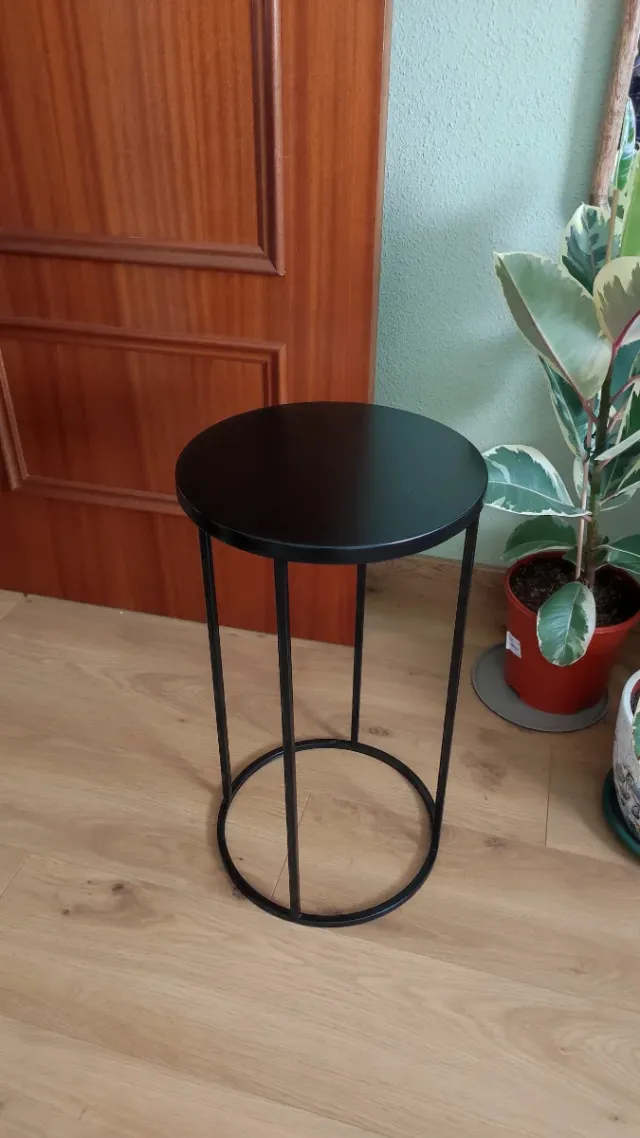Mesita auxiliar redonda negra