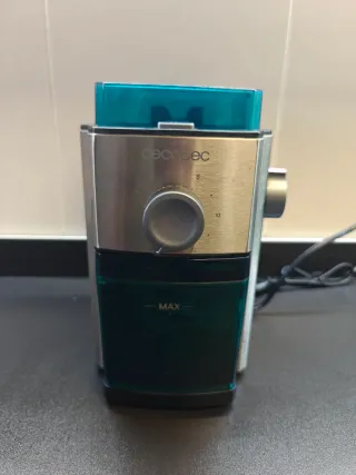 Cafetera  y molinillo Espresso Cecotec Cumbia