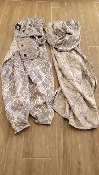 Juego de 2 cortinas grises y blancas