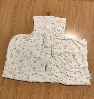 Saco arrullo bebé capucha arena Jané