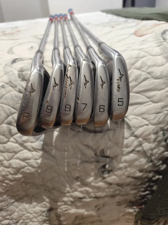 Hierros Mizuno MX 200