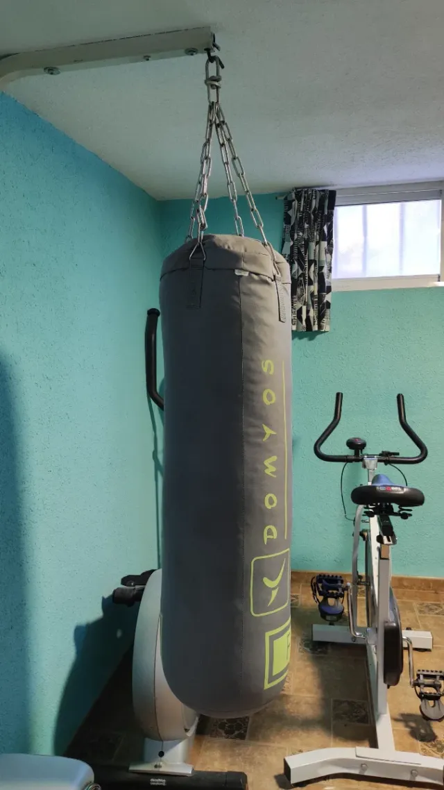 Saco de boxeo DOMYOS prácticamente sin uso