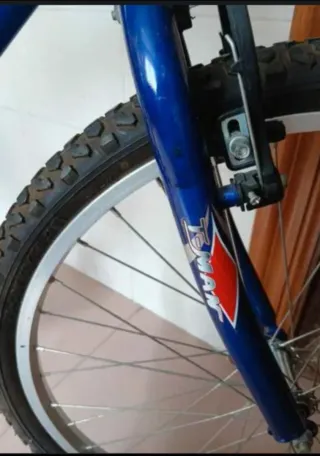 Bicicleta BMX Amarilla y Azul