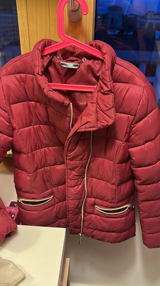 Cazadora acolchada roja