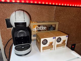 Cafetera Dolce Gusto + 2 Cajas Cortado