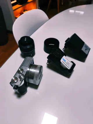 Cámara Nikon J5 + 2 objetivos