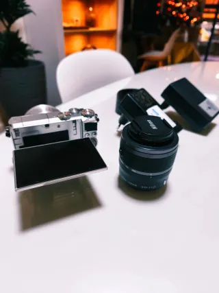 Cámara Nikon J5 + 2 objetivos