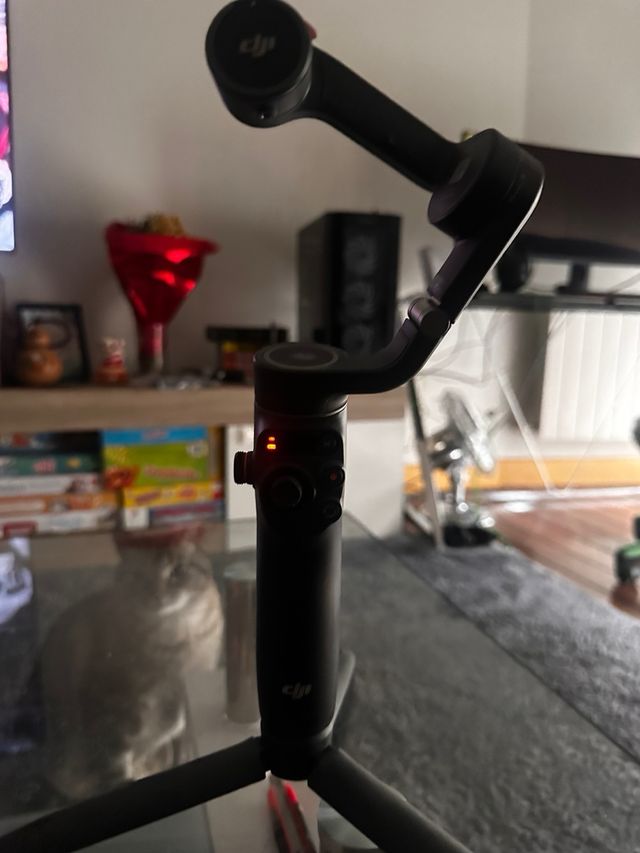 Estabilizador DJI Osmo Mobile 6
