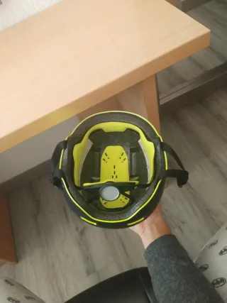 Casco amarillo scooter/BMX