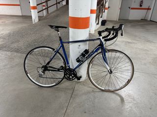Bicicleta BH azul
