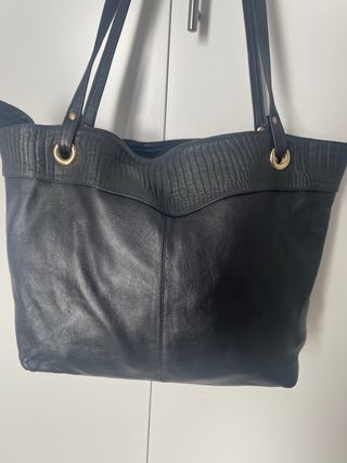 Bolso de piel negro