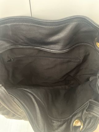 Bolso de piel negro
