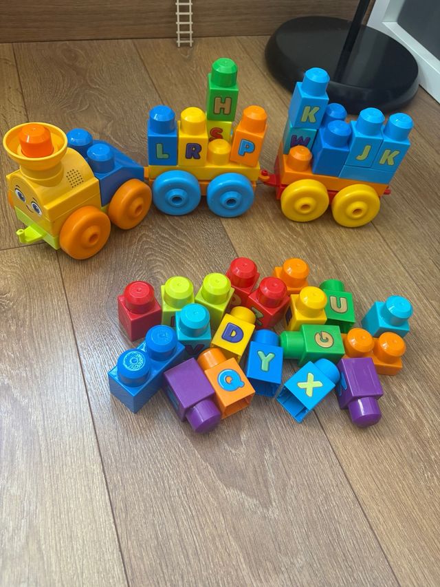 Tren de bloques para bebé abecedario