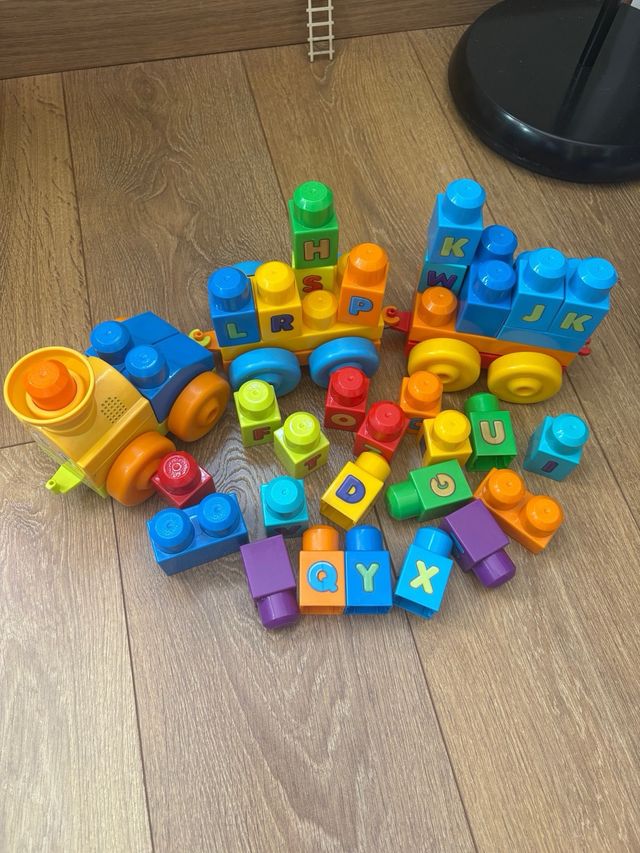 Tren de bloques para bebé abecedario