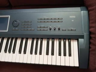Korg Triton Extreme Sintetizador Piano