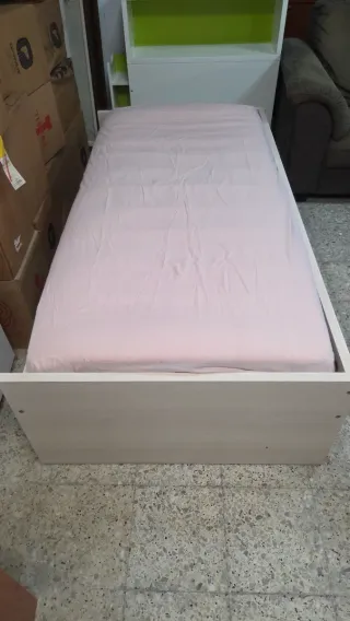 Cama individual con colchón