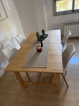 Mesa comedor extensible Ikea y 6 sillas madera
