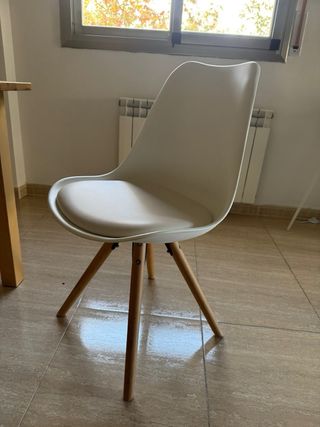 Mesa comedor extensible Ikea y 6 sillas madera