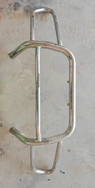 Vendo defensa delantera de coche